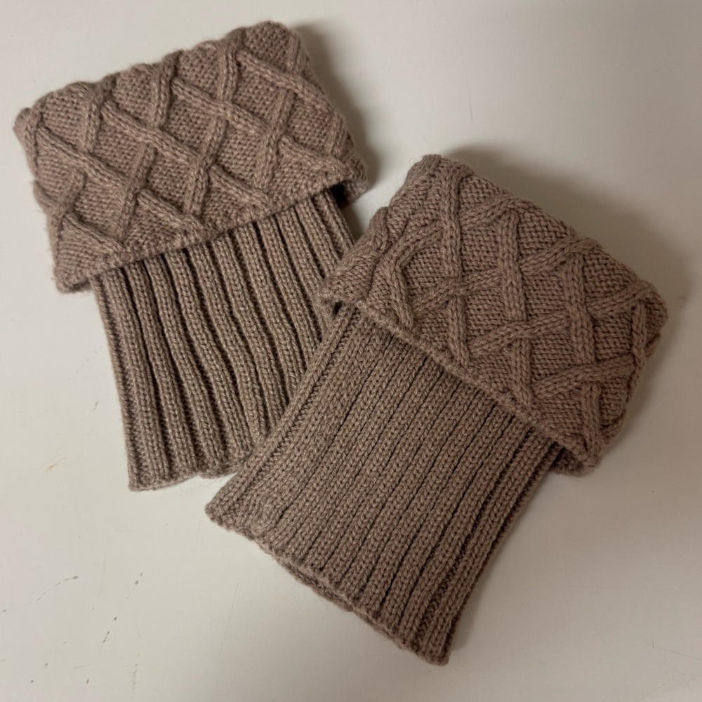 Cable Knit Leg Warmers Boot Cuffs Short Ankle Style Light Tan Brown EUC - Picture 2 of 7